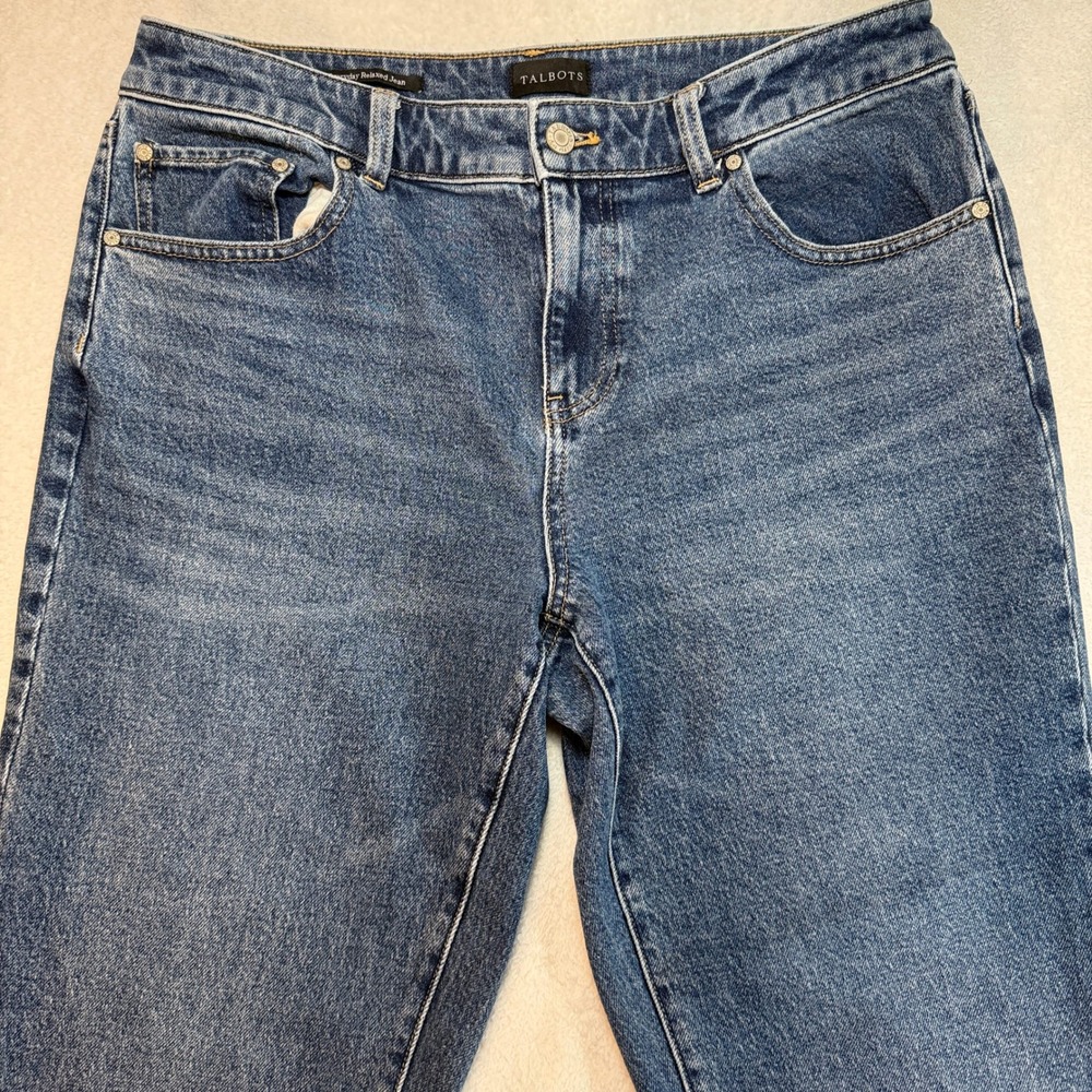 Talbots Everyday Relaxed Jean Size 10 Cooper Wash Medium Blue Denim Pants - Picture 2 of 12